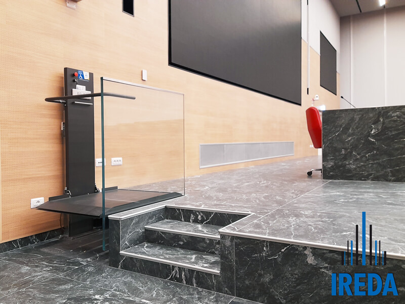 Installazione in ospedale Galeazzi Milano: focus gradini marmo