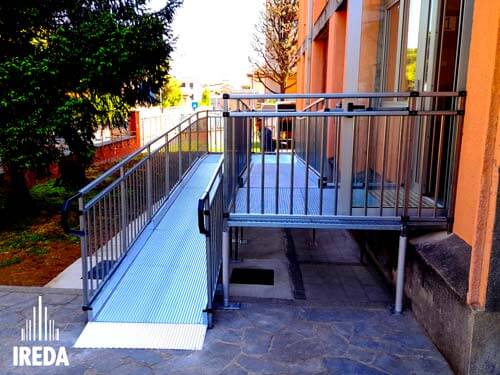 Cosa Possiamo Imparare dalle Città Europee più Accessibili: rampa in un condominio disabili 02