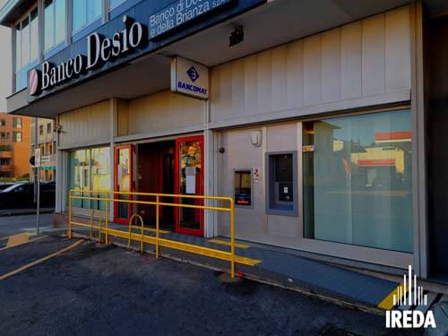 Cosa Possiamo Imparare dalle Città Europee più Accessibili: rampa entrata banca Desio