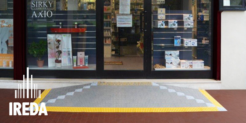 Rampe disabili farmacie Bologna: progetto e installazione Rampe disabili farmacie Bologna: progetto e installazione