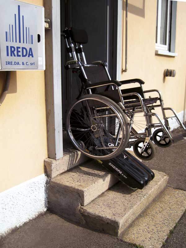 Noleggio montascale a cingoli per disabili: IREDA Track