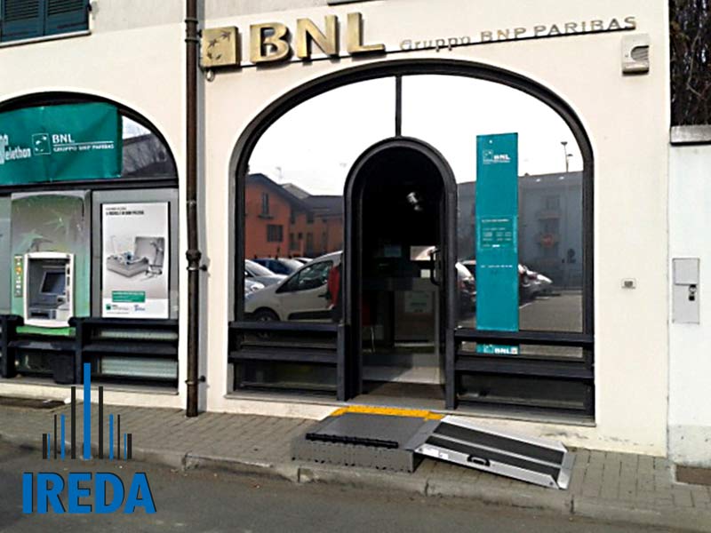 Rampe removibili con pianerottolo per banche 1