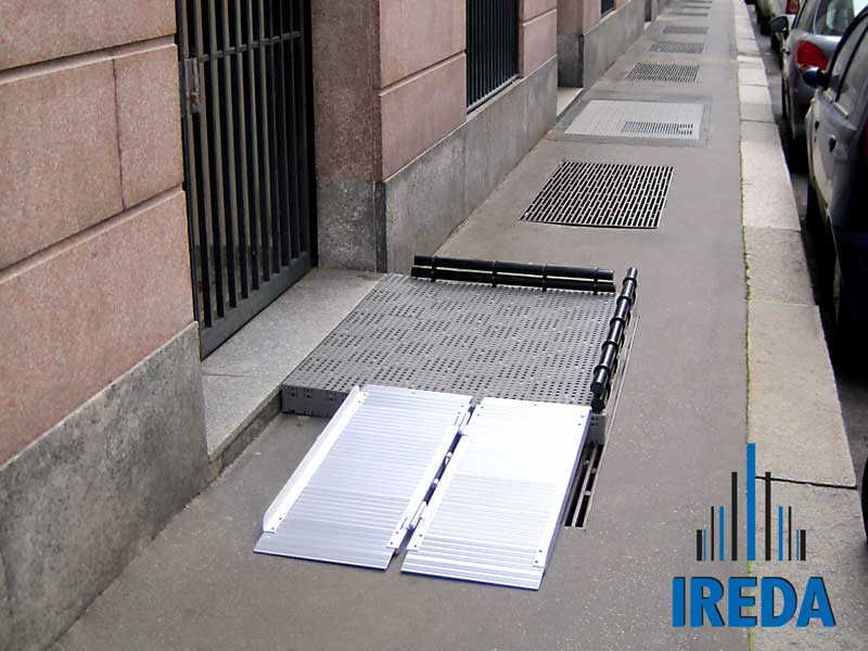 Rampe removibili con pianerottolo per banche 3