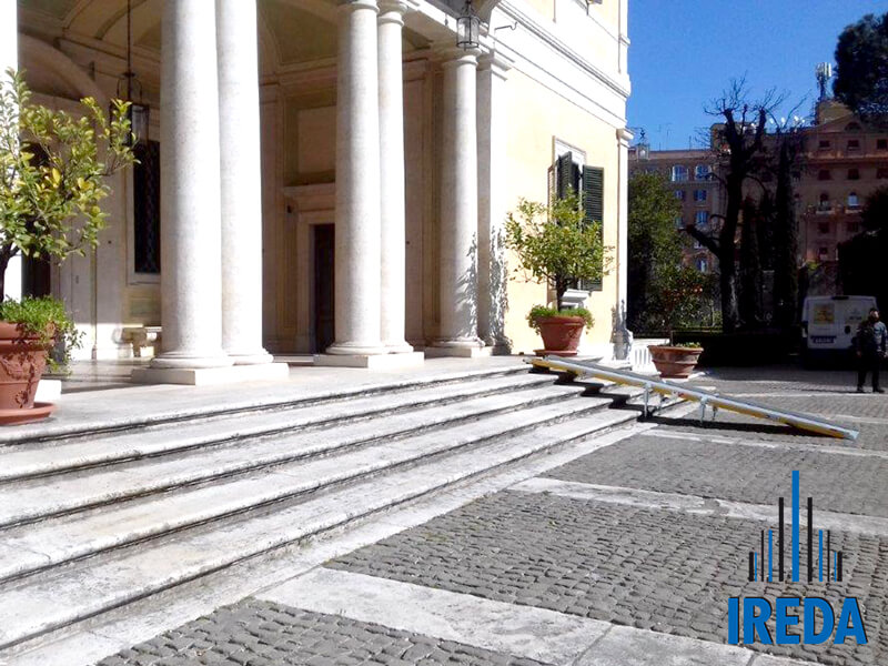 Rampa A Ponte Per Disabili Installata A Villa Bonaparte A Roma 05