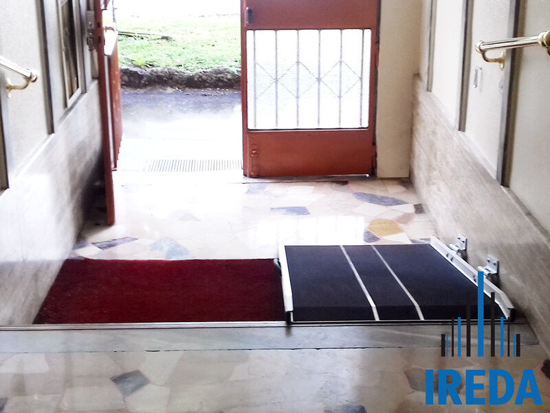 Rampa Disabili In Alluminio Installata In Un Condominio 03