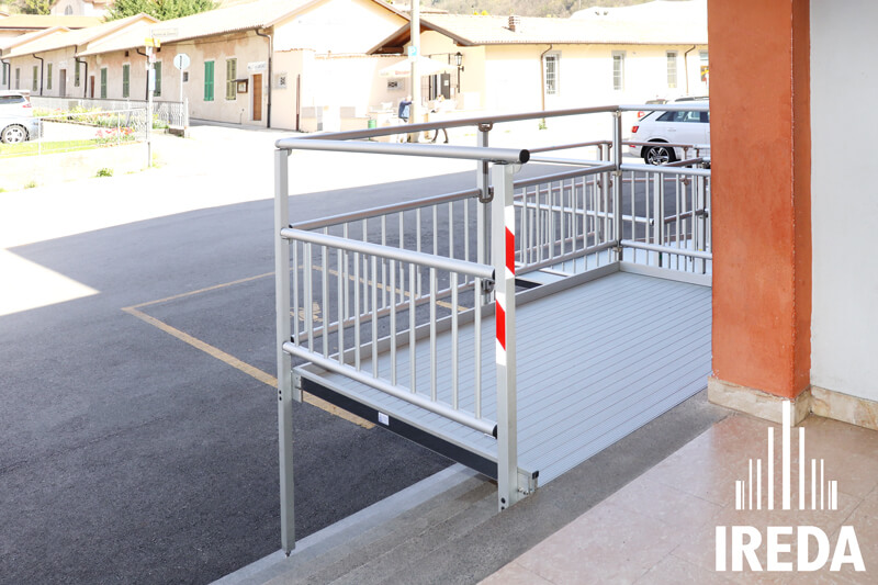 Rampa Di Accesso Per Disabili Installata Alla Scuola Media Di Vestone 03