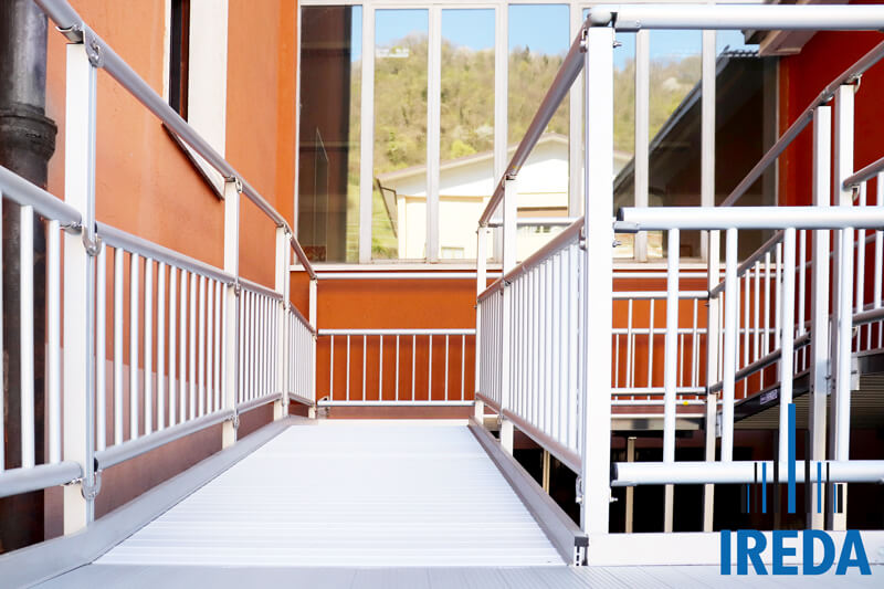 Rampa Di Accesso Per Disabili Installata Alla Scuola Media Di Vestone 06