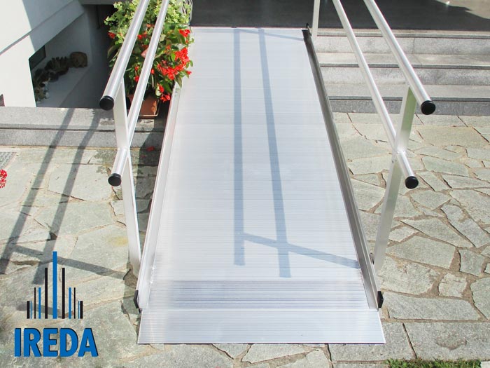 Rampa per disabili removibile con corrimani IREDA Gateway