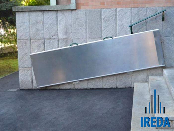 Rampa per disabili incernierata IREDA Stepless Wide