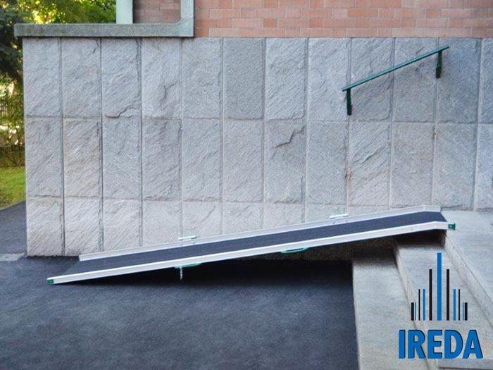 Rampa per disabili incernierata IREDA Stepless Wide
