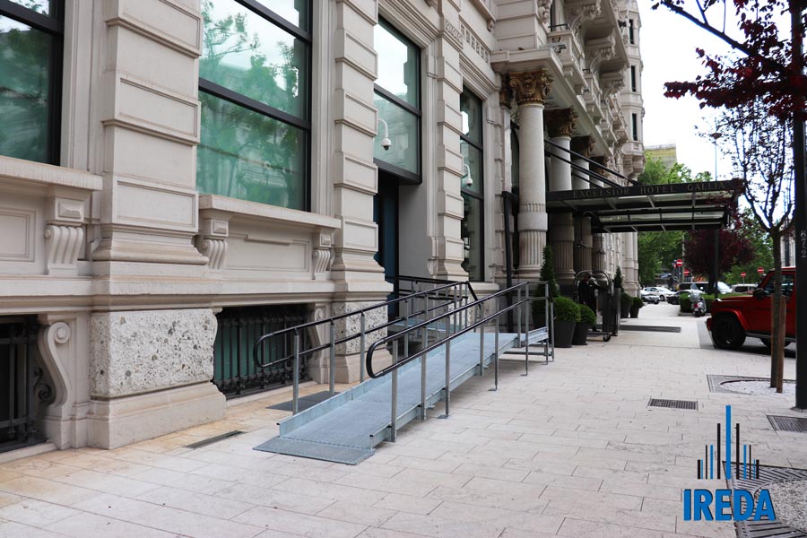 Noleggio Pedane Per Disabili Milano Hotel Excelsior