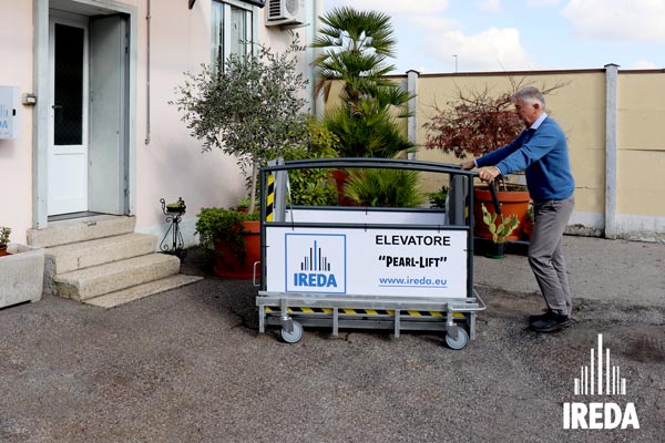 Noleggio piattaforma elevatrice disabili Milano: Pearl Lift Traslabile