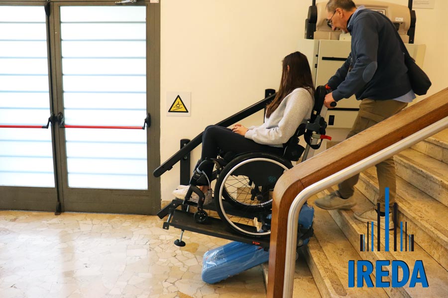 Montascale cingolato per disabili Milano Giulia Terzi