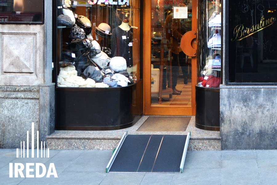 Rampa portatile in alluminio: negozio Milano