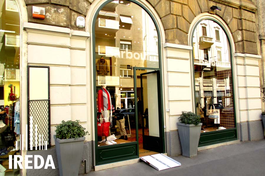 Rampa in alluminio pieghevole: negozio Barbour