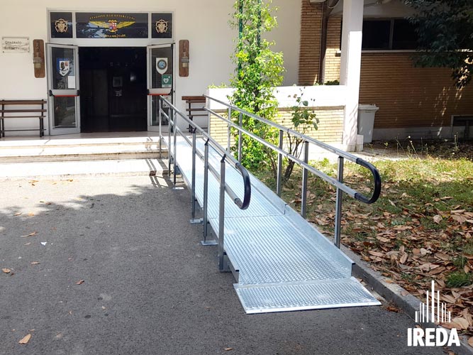 Rampe modulari per disabili Milano ingresso scuola
