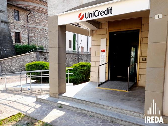 Rampe componibili: excellent system ingresso banca Unicredit