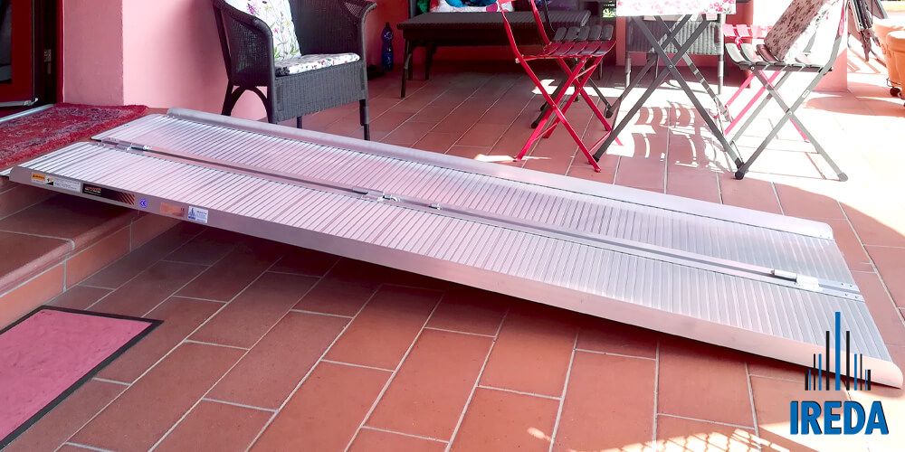 Rampa Disabili Pieghevole in Alluminio per Accedere al Terrazzo