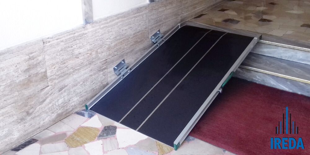 Rampa Disabili in Alluminio Installata in un Condominio