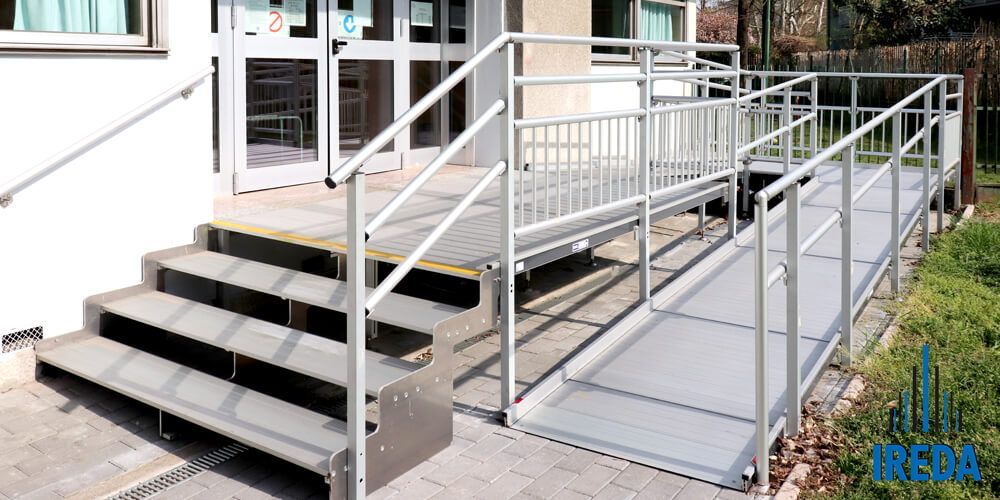 Rampa in Alluminio Modulare Installata alla Scuola CPIA a Milano