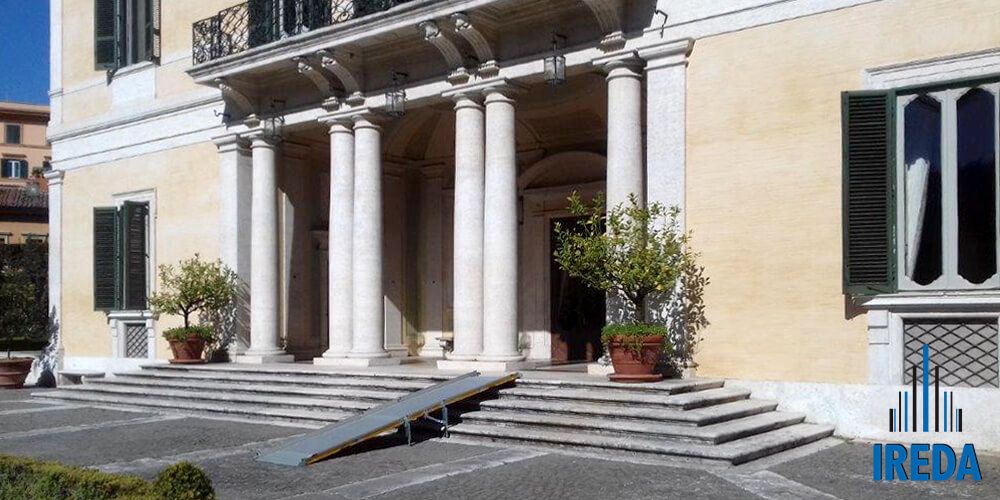 Rampa a Ponte per Disabili Installata a Villa Bonaparte a Roma